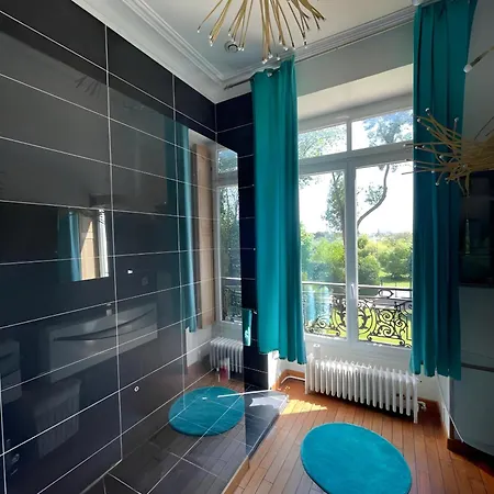 Domaine De La Belvaudiere - 22 Pers - Piscine - Luxe -reve Au Mans