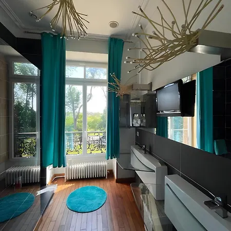 Domaine De La Belvaudière - 22 Pers - Piscine - Luxe -rêve Au Mans Séjour à la campagne Saint-Pavace